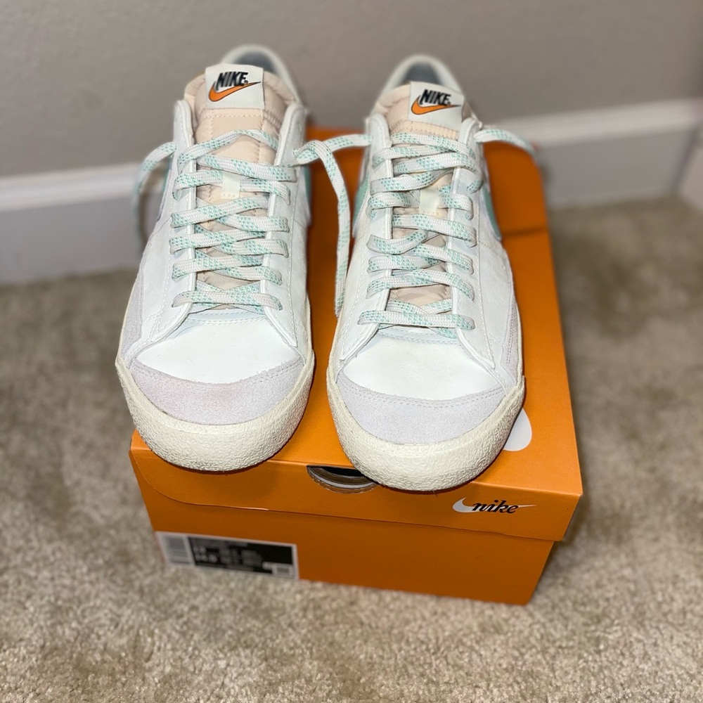 Nike Blazer Low MENS 13! - Picture 2 of 5